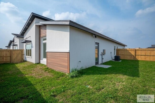 Building Photo - 3508 Hidalgo Cir