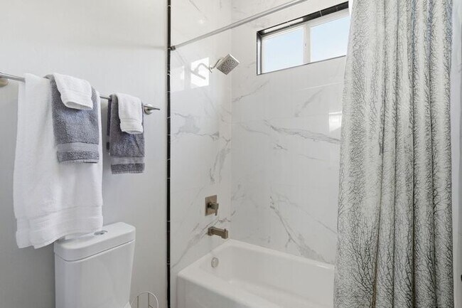 Building Photo - 5405 N Houghton Rd