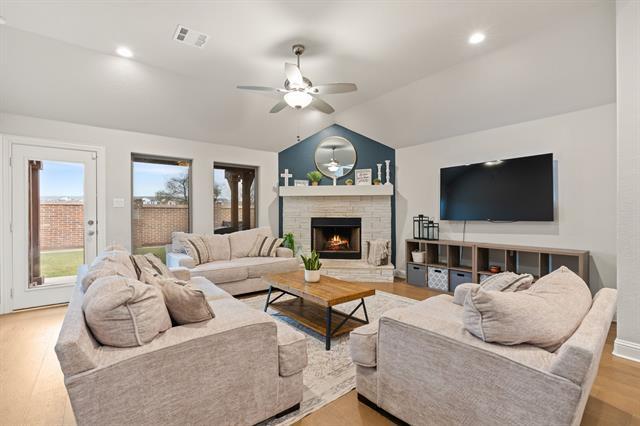 Building Photo - 225 Lariat Trail