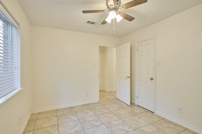 Building Photo - 11616 Timberwild St