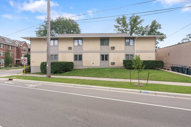 Building Photo - 2601 University Ave