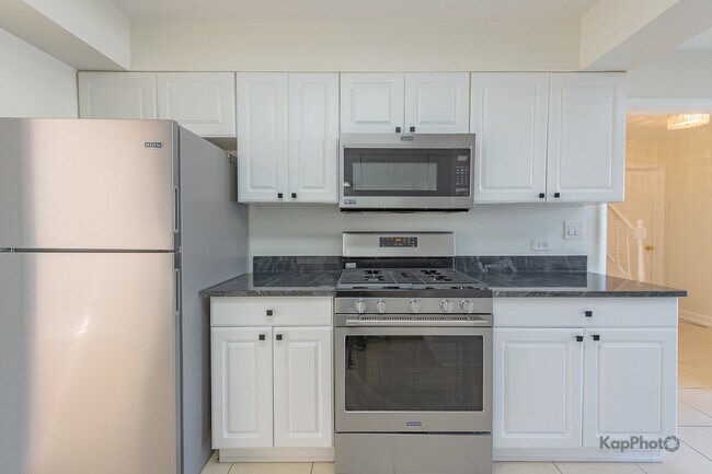 Building Photo - 713 Mariners Point