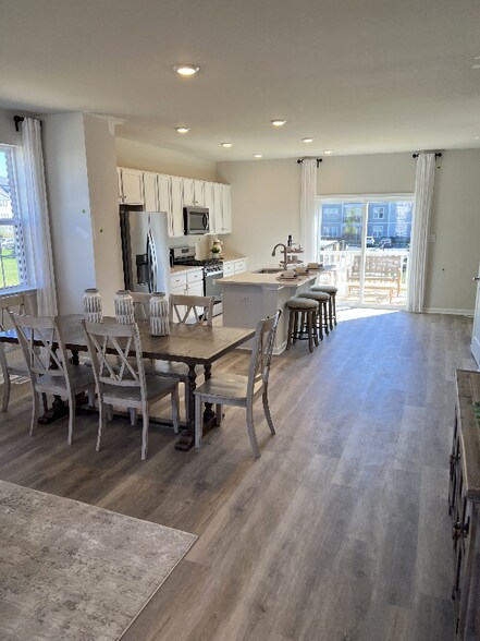 Building Photo - 28 Bay Breeze Dr