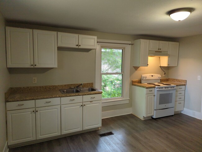 Building Photo - Rossville 2-Bedroom House