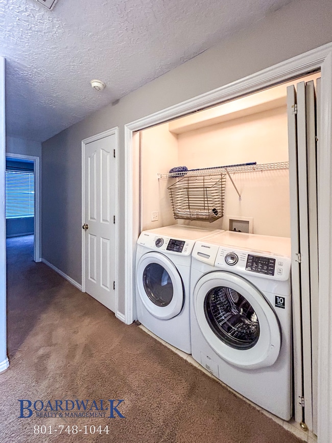 Building Photo - Stylish Draper Townhome with Private Patio