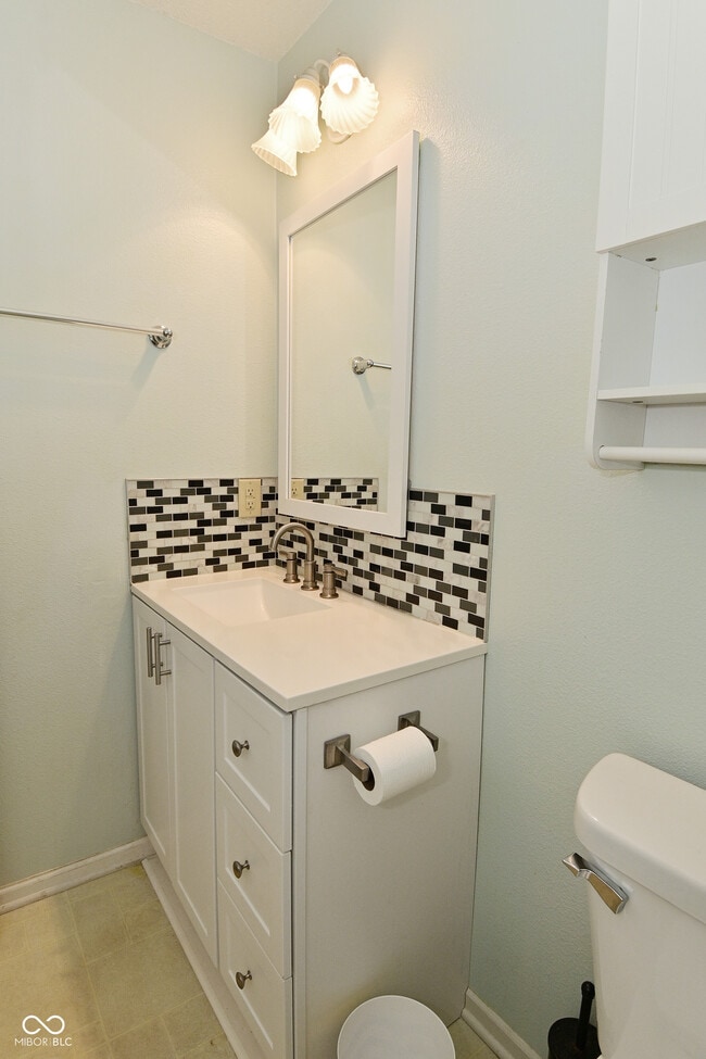 Building Photo - 916 Bentgrass Dr