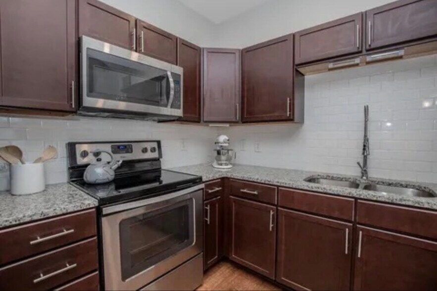 Building Photo - 1118 Litton Ave