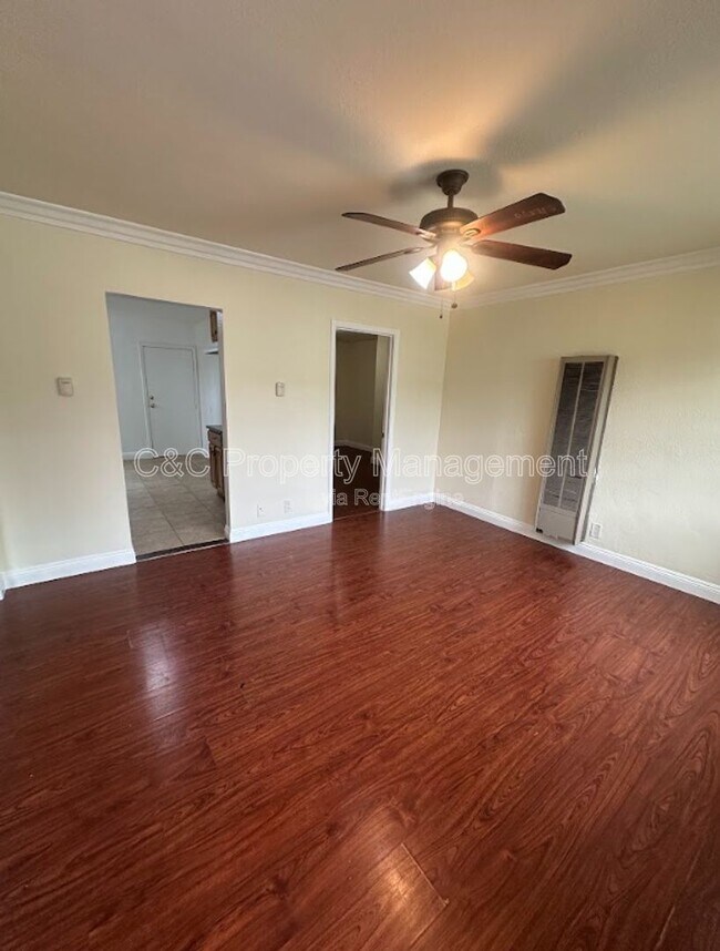 Building Photo - 1143 W 91st St