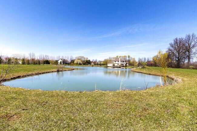 Building Photo - 100 Bermuda Dr