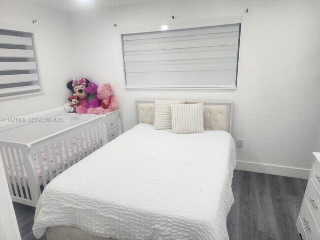 Building Photo - 27000 SW 145th Ave