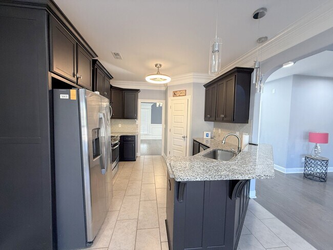 Building Photo - 218 Woodgrove Dr NW