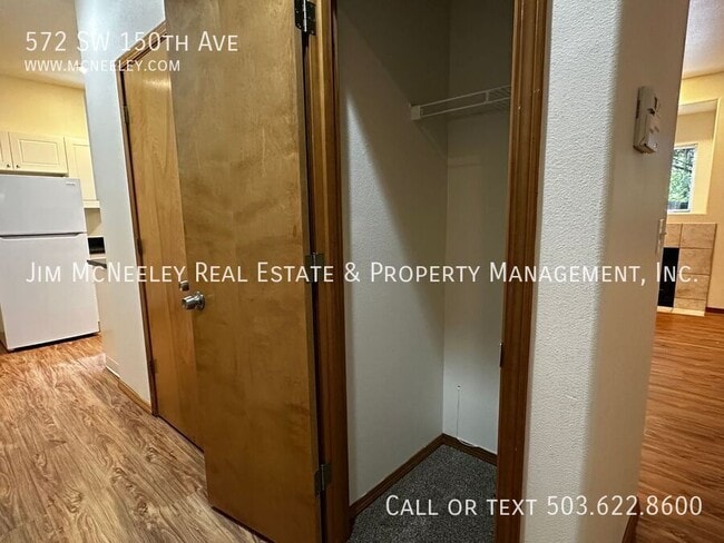 Building Photo - 572 SW 150th Ave