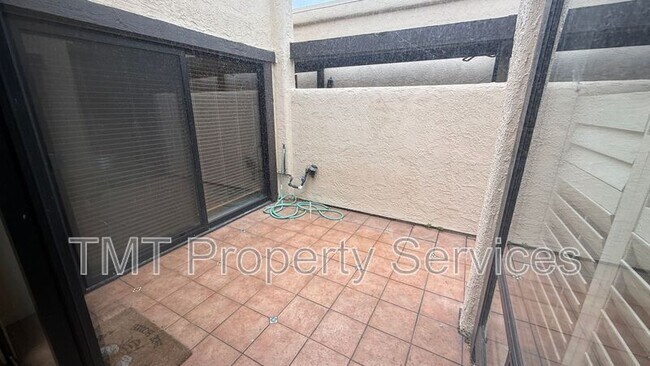 Building Photo - 59 Los Palos Dr