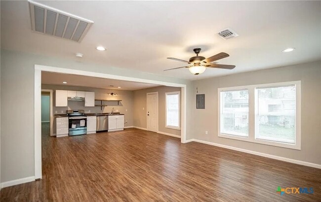 Building Photo - 2003 Woodlawn St