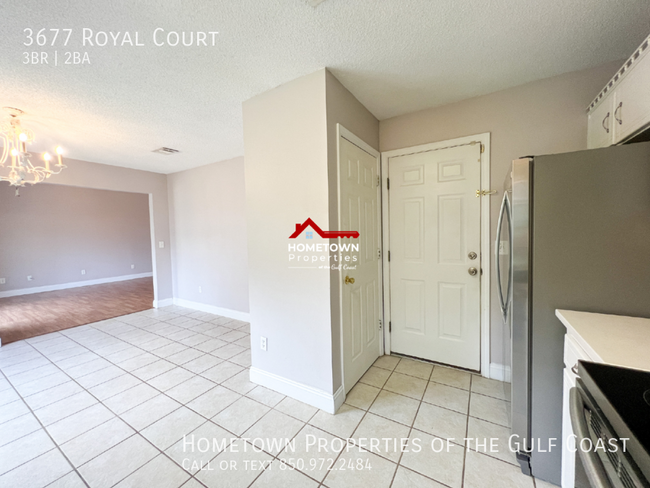 Building Photo - 3677 Royal Ct