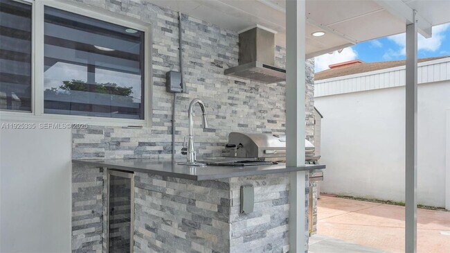 Building Photo - 11421 SW 84th St