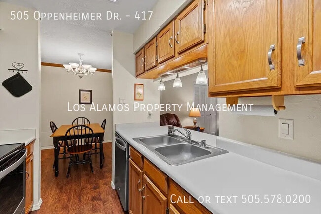 Building Photo - 505 Oppenheimer Dr