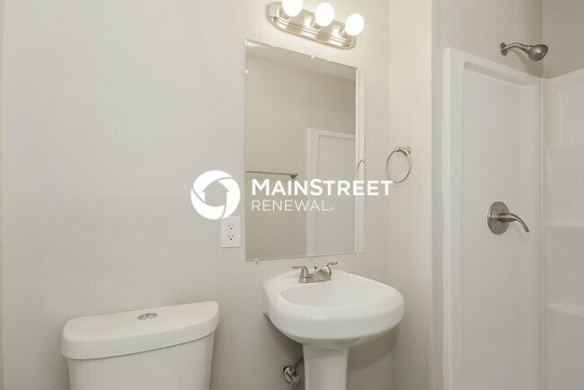 Building Photo - 3 Bedroom Pet-Friendly Home in East Point, GA with Main Street Renewal
