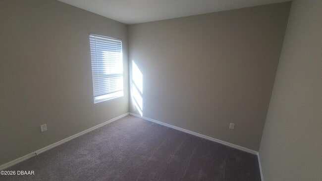 Building Photo - 542 Armoyan Wy