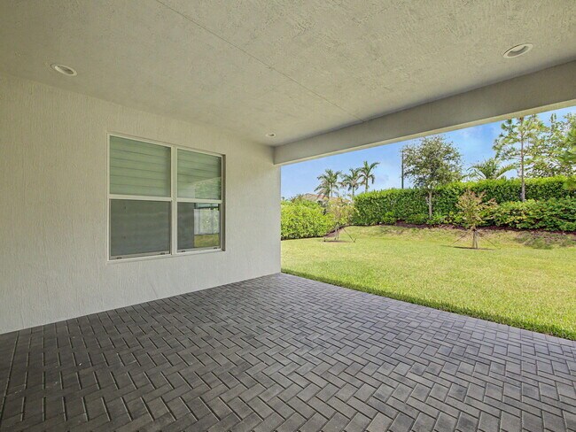 Building Photo - 11805 SW Lyra Dr.