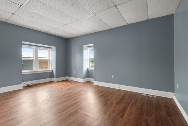 Building Photo - 1061 N Duke St