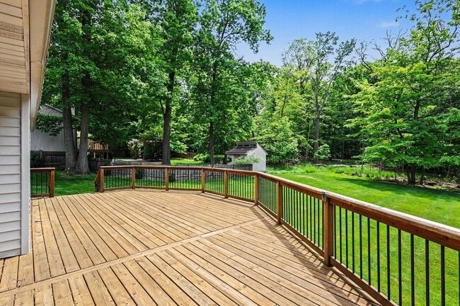 Building Photo - 5649 Woodstock Dr