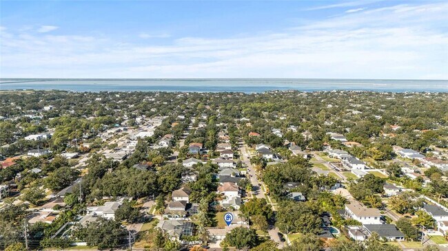 Building Photo - 4102 W Sevilla St