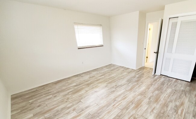 Building Photo - 428 Park Ln Dr