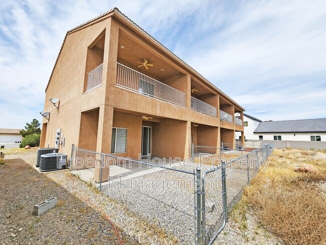 Building Photo - 1421 Star Rd