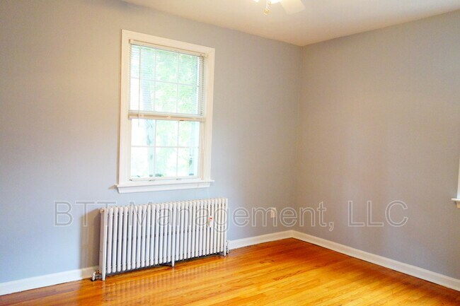 Building Photo - 8007 Garland Ave