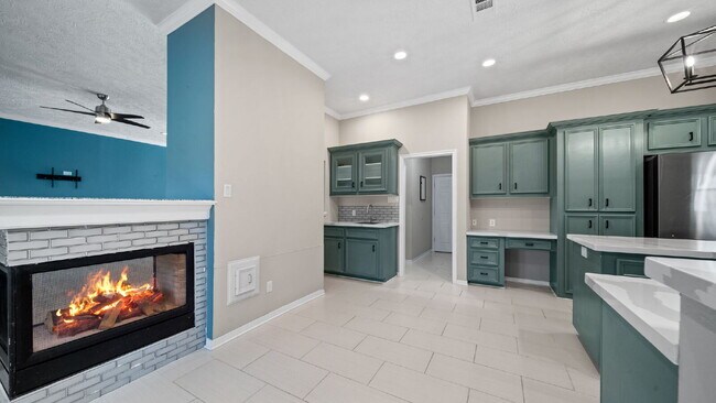 Building Photo - Experience the luxury of resort-style living in Bentwater, one of Lake Conroe’s premier gated com...