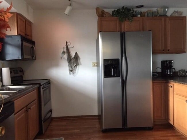 Building Photo - 3304 Baer Beach Rd