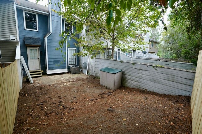 Building Photo - 338 Jamestown Manor Dr