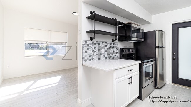 Building Photo - 1103 E South St