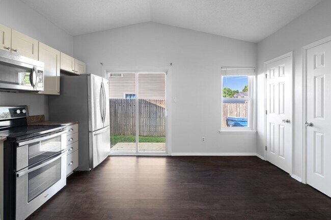 Building Photo - 5124 Rugby Rd