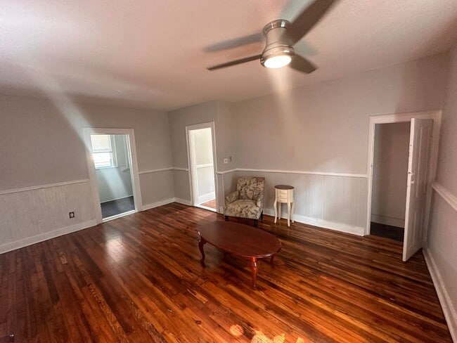 Building Photo - Charming Home in Historic Downtown Wilmington