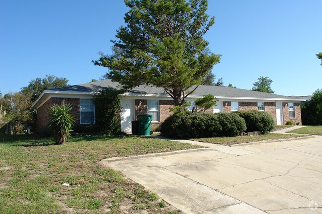 Building Photo - 3410 Green Briar Cir