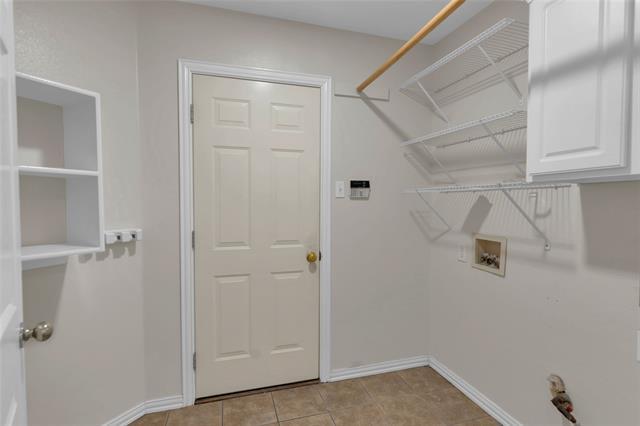 Building Photo - 5556 Flynn Ct