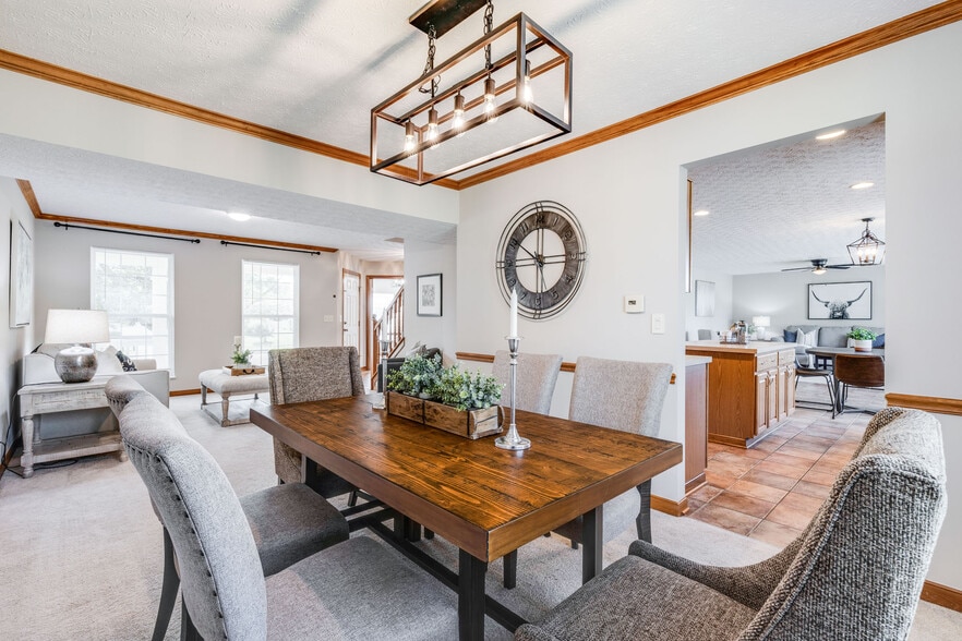 Building Photo - 7225 Bromfield Dr