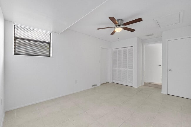 Building Photo - 1353 SE 7th Ct