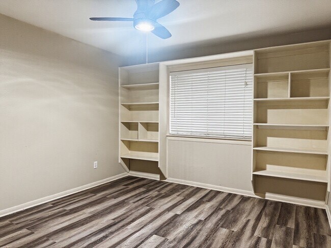 Building Photo - 31248 N Head Dr
