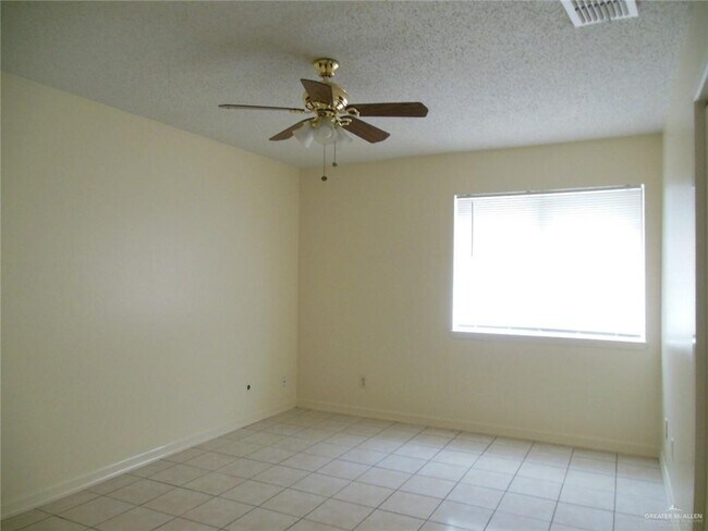 Building Photo - 2005 Mynah Ave
