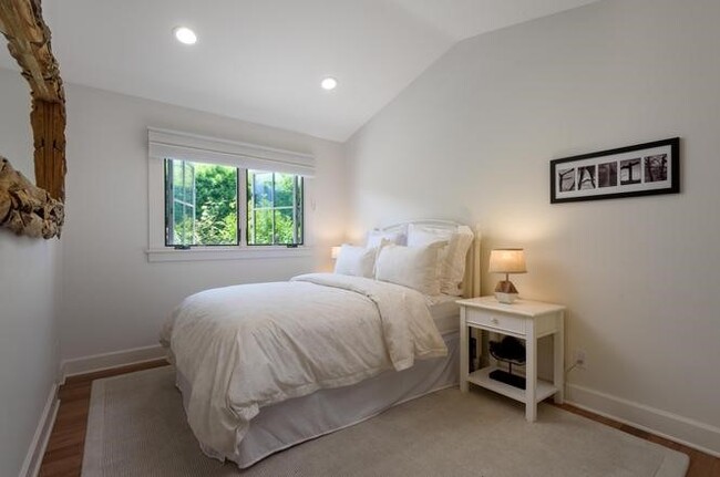 Building Photo - 4357 Cuna Dr