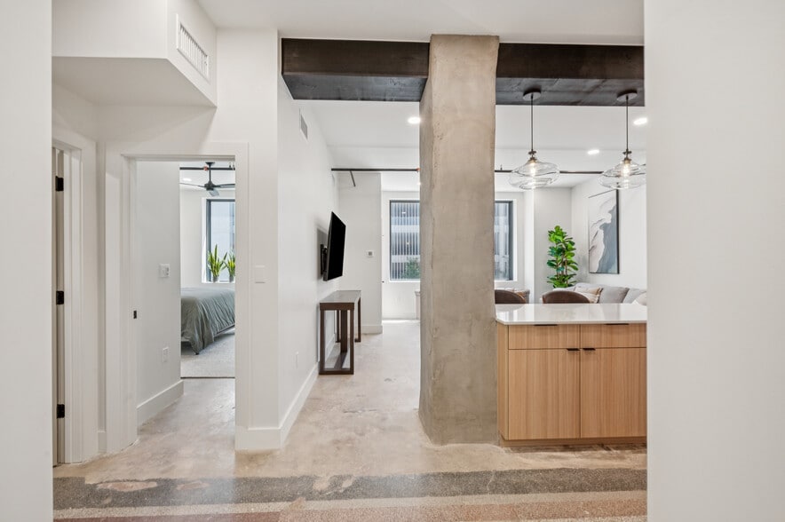 Building Photo - The Beacon Building