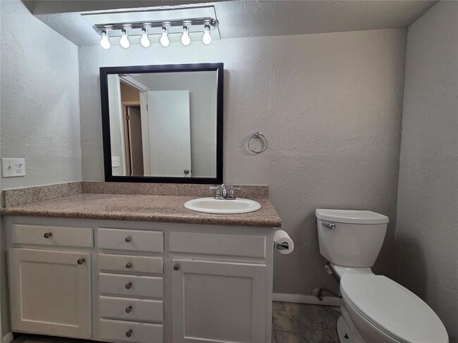 Building Photo - 1917 Treat Dr