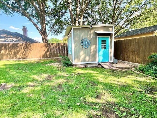 Building Photo - 1328 Kings Row