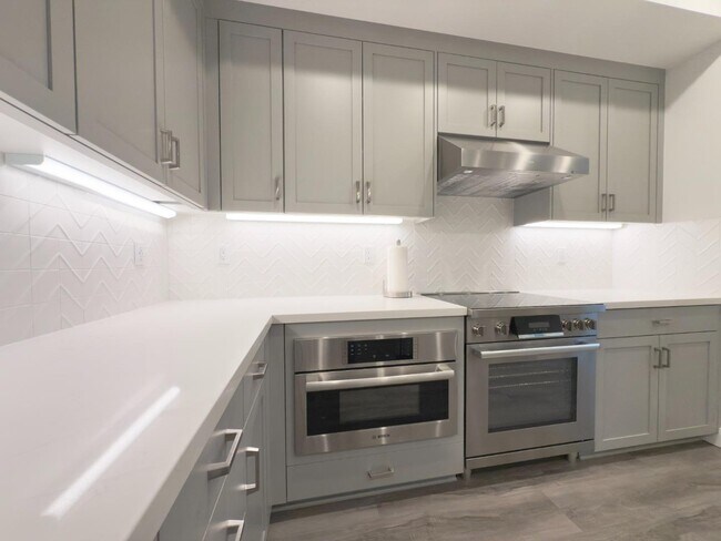 Building Photo - 1303 Besra Ter