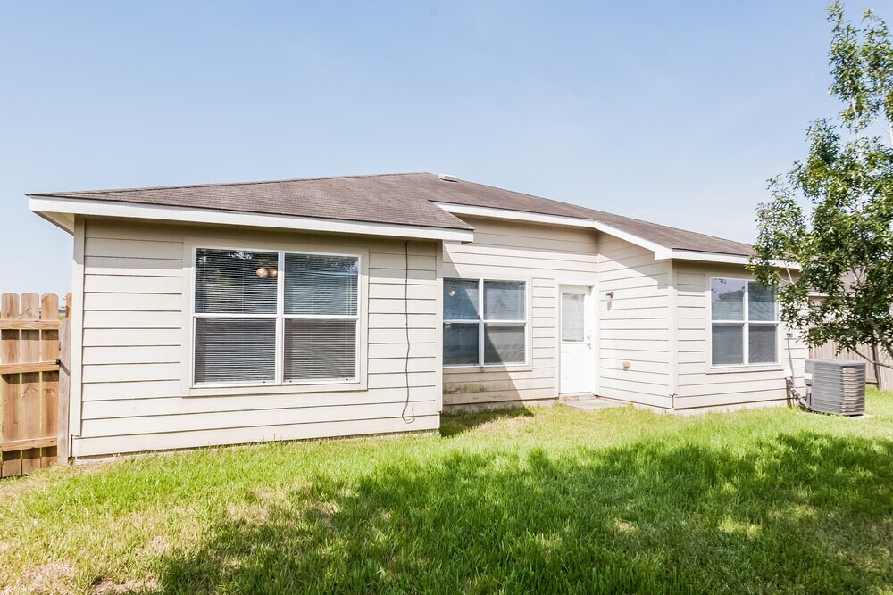 Building Photo - 6823 Dawn Bloom Ln