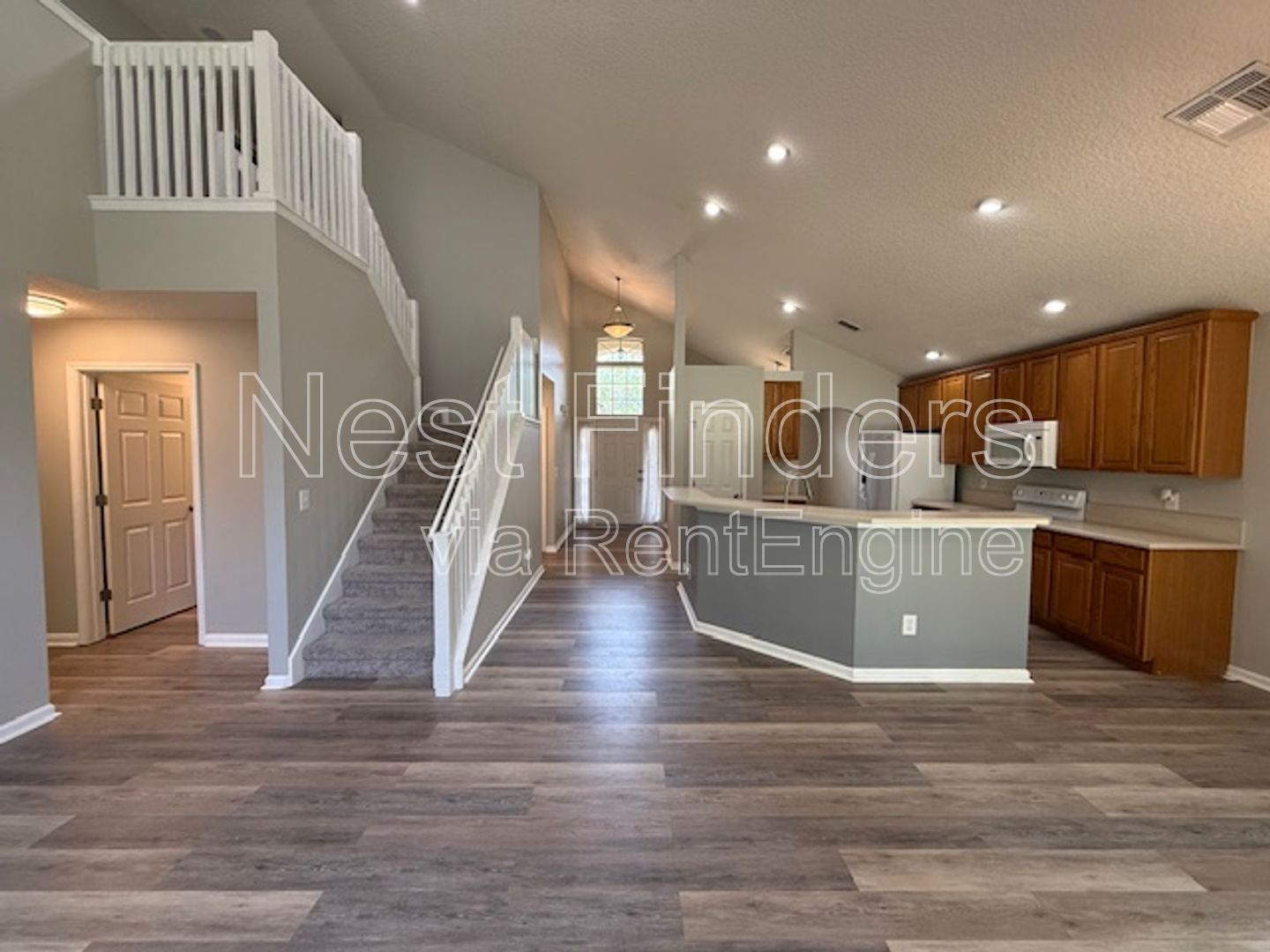 Building Photo - 830 S Lilac Loop