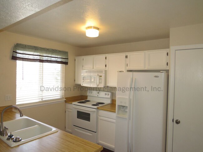 Building Photo - Cute Two Bedroom House in Northwest Colorado Springs